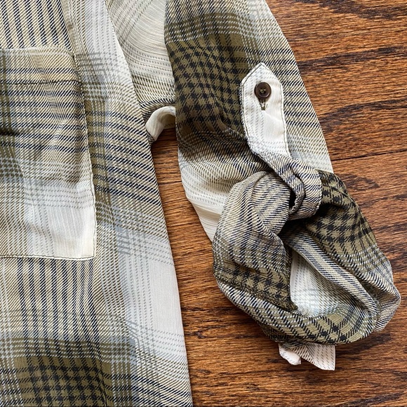 Plaid green sheer button up top - Picture 4 of 6